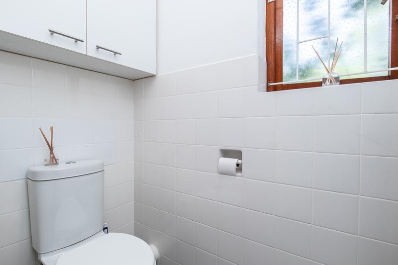 2 Bedroom Property for Sale in Bergvliet Western Cape